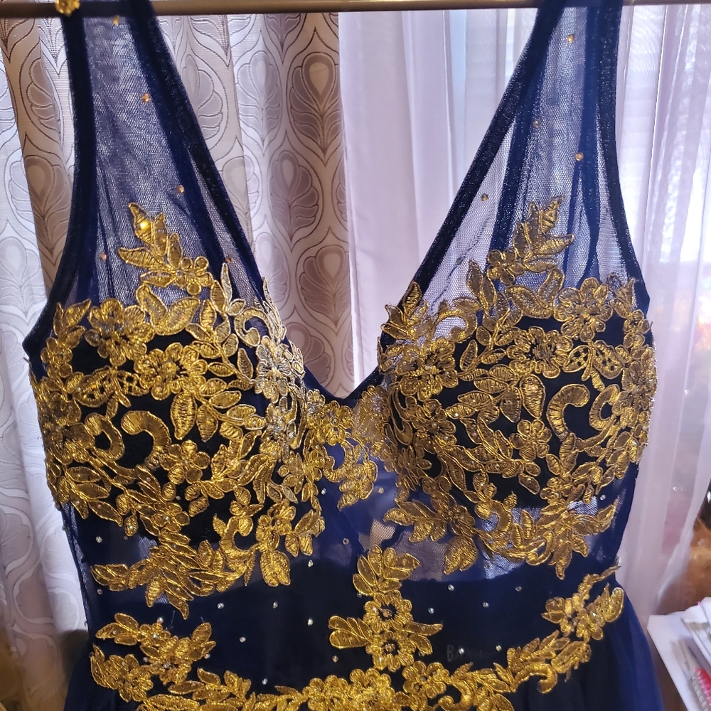 party dress,